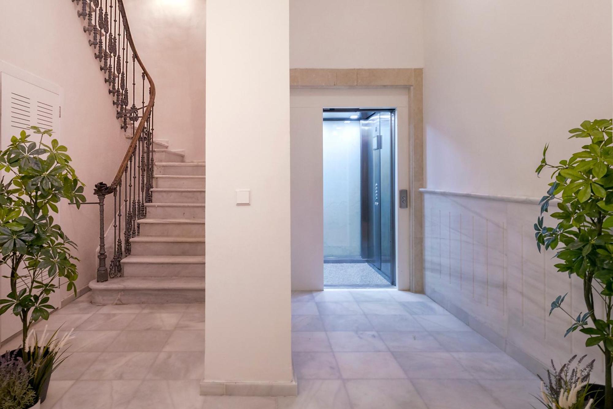 Apartamentos Thyssen Cisneros By Rent Me مالقة المظهر الخارجي الصورة
